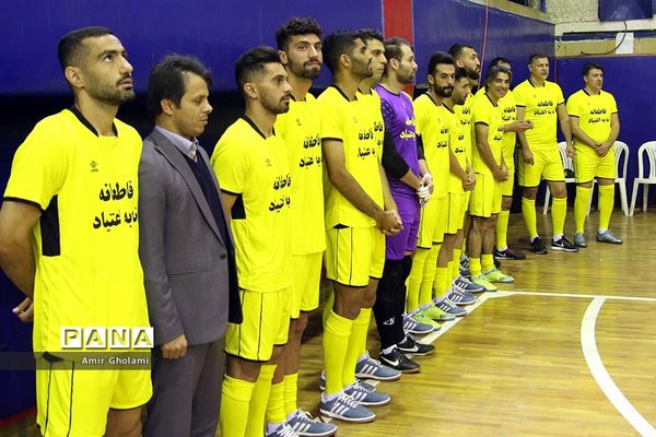 دیدار تیم منتخب قهرمانان ملی فوتبال با متخب تیم‌های محله هرندی