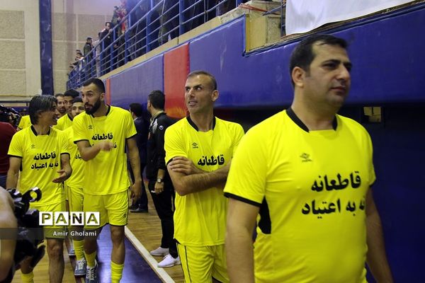 دیدار تیم منتخب قهرمانان ملی فوتبال با متخب تیم‌های محله هرندی