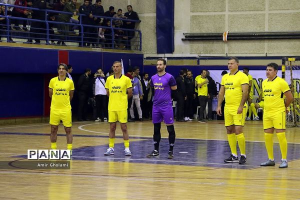 دیدار تیم منتخب قهرمانان ملی فوتبال با متخب تیم‌های محله هرندی