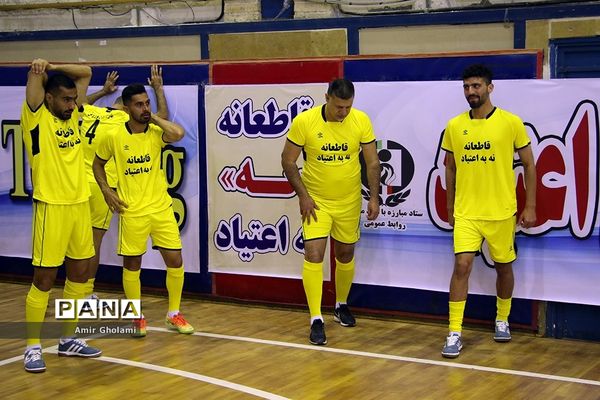 دیدار تیم منتخب قهرمانان ملی فوتبال با متخب تیم‌های محله هرندی