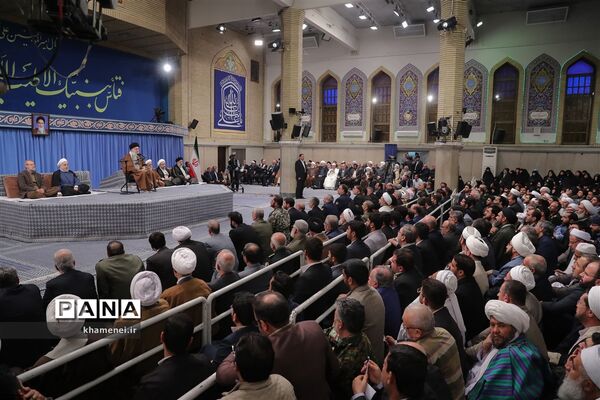 دیدار مسئولان نظام و میهمانان کنفرانس وحدت اسلامى‌ با مقام معظم رهبری