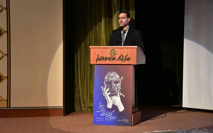 هنرمندان در گام دوم انقلاب مراقب دام های حاشیه ای باشند