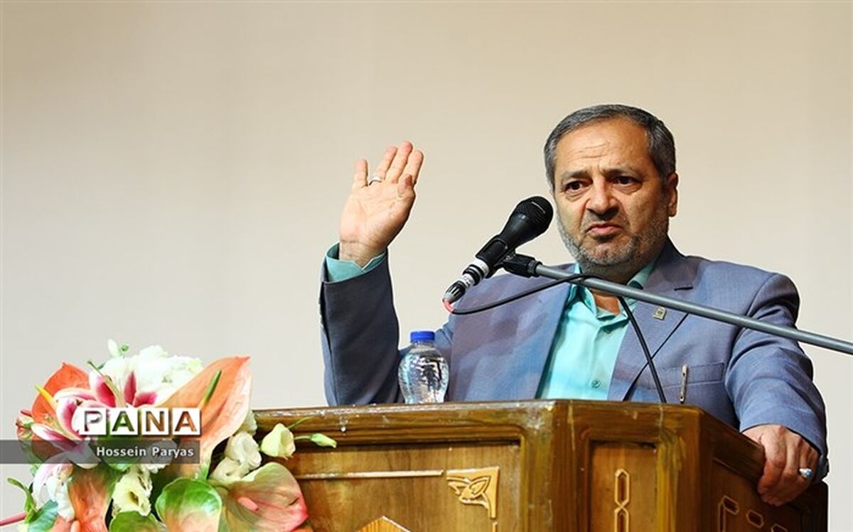 کاظمی: کتاب  مهم‌ترین عنصر شکل‌گیری دانایی، آگاهی و هدایت جامعه است