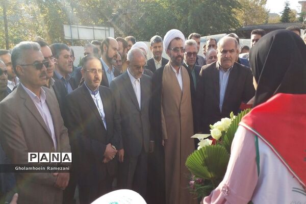 استقبال پیشتازان مازندران از وزیر آموزش‌وپرورش در غرب استان