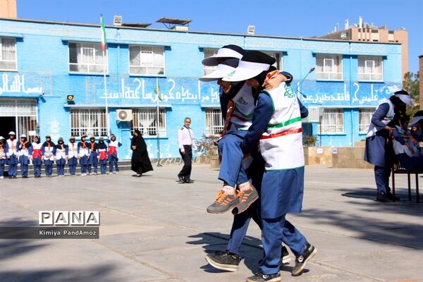 مانور پدافند غیرعامل در آموزشگاه نمونه تقوی شهرستان بیرجند