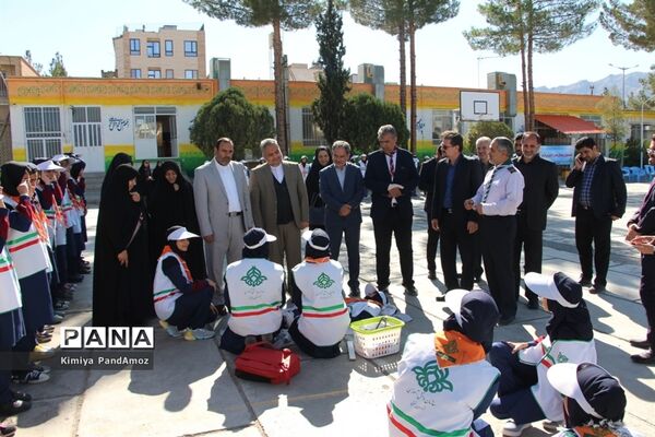 مانور پدافند غیرعامل در آموزشگاه نمونه تقوی شهرستان بیرجند