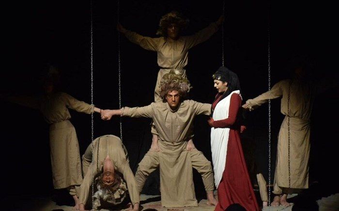 نمایش « مده‌آ » در مهاباد روی صحنه رفت