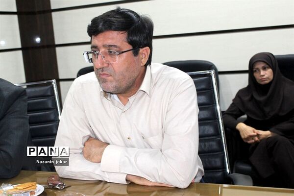 جلسه توجیهی مانور زلزله مدارس در بوشهر