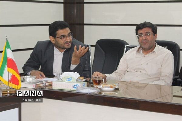 جلسه توجیهی مانور زلزله مدارس در بوشهر