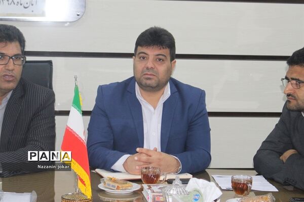 جلسه توجیهی مانور زلزله مدارس در بوشهر