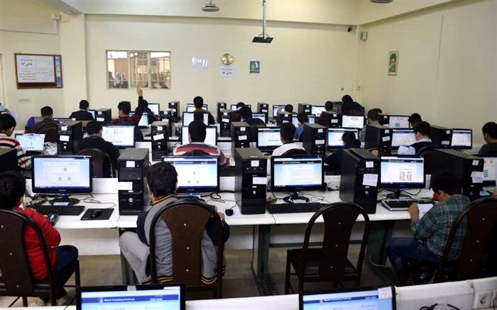آزمون بیور با حضور بیش از ۲۰۰ دانش‌آموز برگزار شد