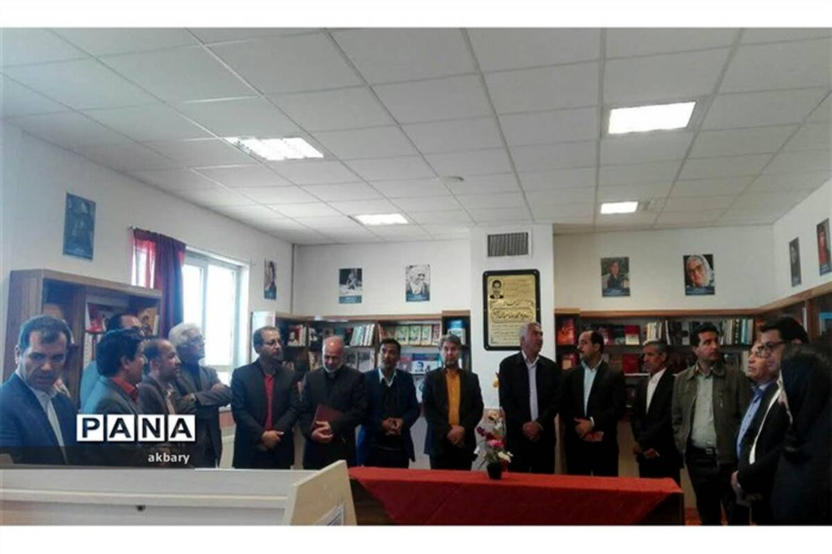 مراسم افتتاحیه کتابخانه خیرساز در دبیرستان عفاف کاشمربرگزار شد