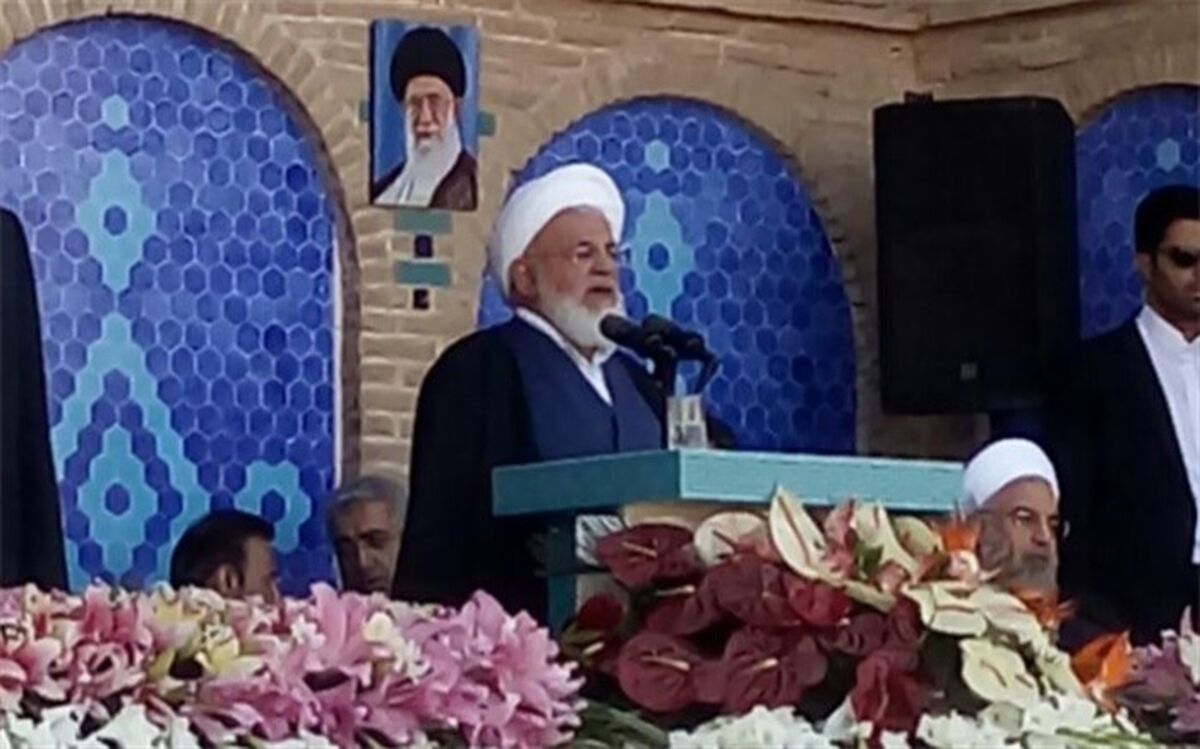 نماینده ولی فقیه در استان و امام جمعه یزد:مصوبه های دولت معطل نماند