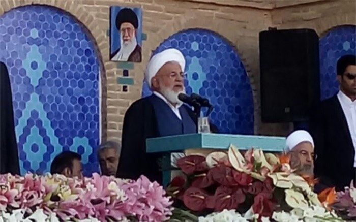 نماینده ولی فقیه در استان و امام جمعه یزد:مصوبه های دولت معطل نماند