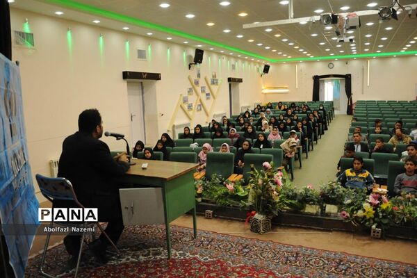 کارگاه آموزش خبرنگاری در سالن شهید شهابیان کاشمر