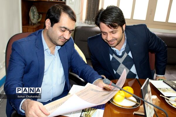 بازدید رئیس سازمان دانش‌آموزی همدان از مرکز مدیریت اسناد و کتابخانه ملی منطقه غرب کشور