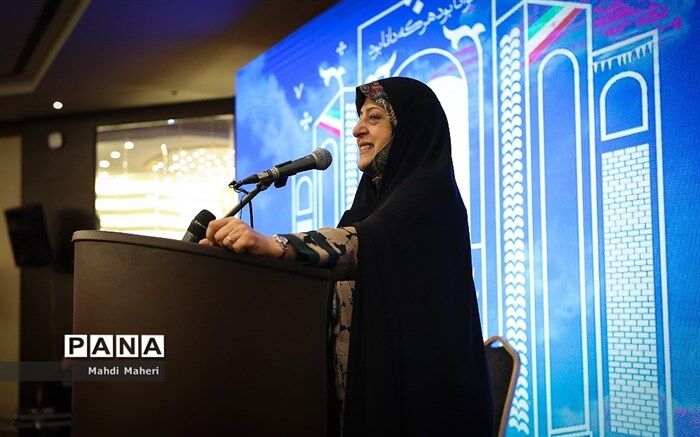 ابتکار: خیران می‌توانند در بحث هوشمند‌سازی مدارس بسیار کمک کنند