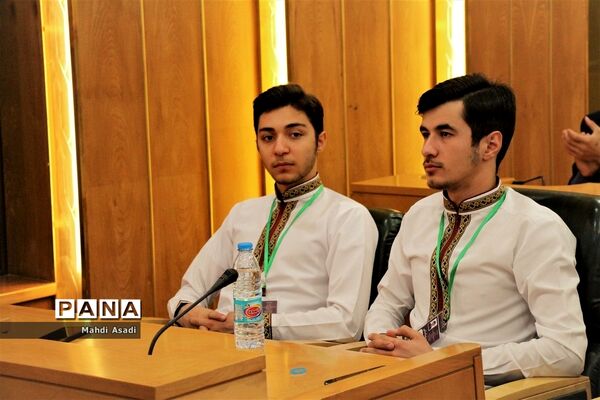 آیین اختتامیه سومین دوره مسابقات همخوانی قرآن‌کریم و مدیحه سرایی دانش‌آموزان پسر سراسر کشور در مشهد مقدس
