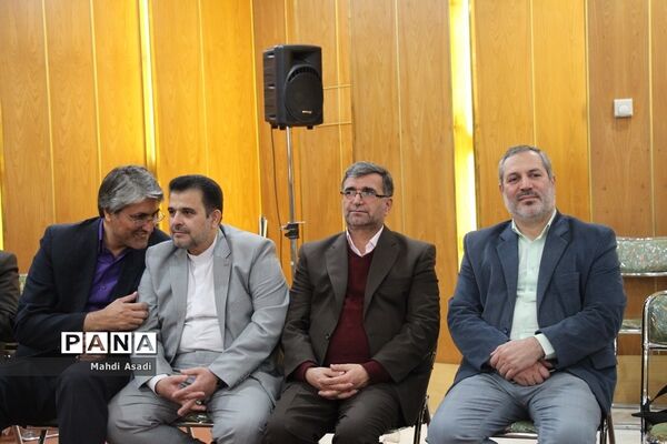 آیین اختتامیه سومین دوره مسابقات همخوانی قرآن‌کریم و مدیحه سرایی دانش‌آموزان پسر سراسر کشور در مشهد مقدس