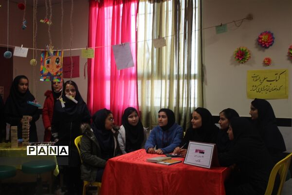 افتتاح کافه کتاب در دبیرستان دخترانه فرزانگان (دوره اول) شهرستان بجنورد