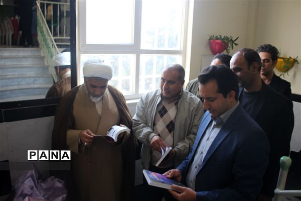 افتتاح کافه کتاب در دبیرستان دخترانه فرزانگان (دوره اول) شهرستان بجنورد