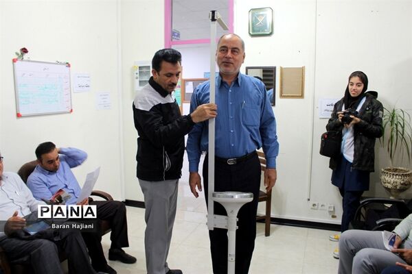 انجام تست قند خون در اداره‌کل آموزش و پرورش استان بوشهر