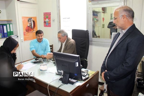 انجام تست قند خون در اداره‌کل آموزش و پرورش استان بوشهر