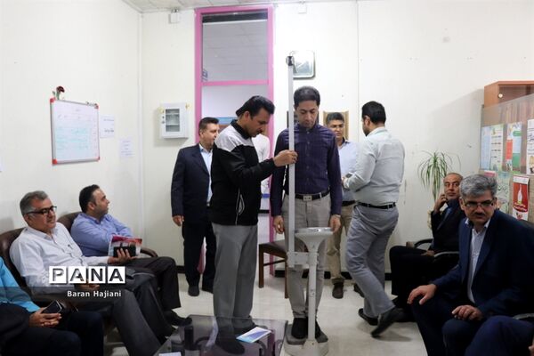 انجام تست قند خون در اداره‌کل آموزش و پرورش استان بوشهر