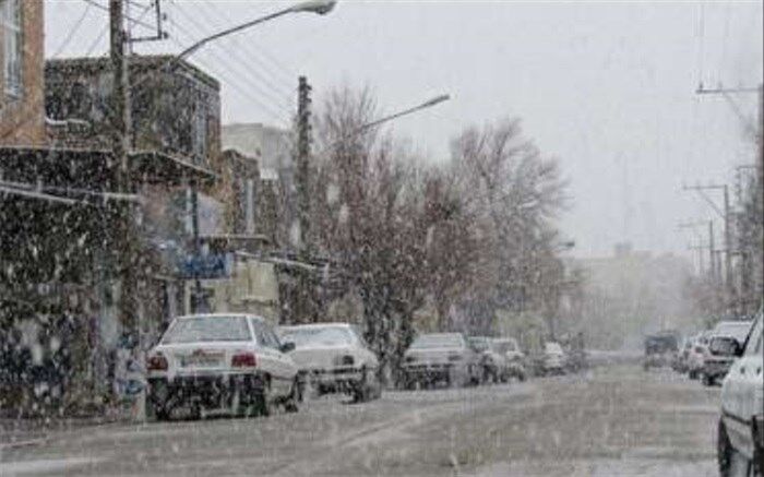 بارش برف و باران در برخی محورها؛ رانندگان زنجیر چرخ همراه داشته باشند