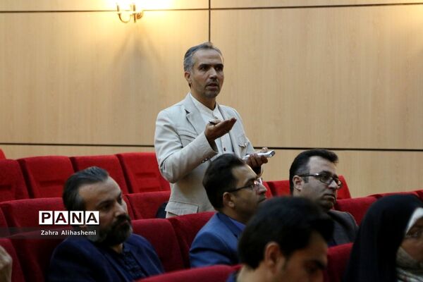 نشست مشترک کارشناسان سازمان دانش‌آموزی، انجمن اولیا و مربیان و کارشناسان امور مالی شهر تهران در خصوص سرویس مدارس