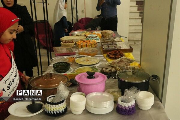 افتتاحیه نمایشگاه دست سازه‌های دانش‌آموزان  با مشارکت اولیا در بوشهر