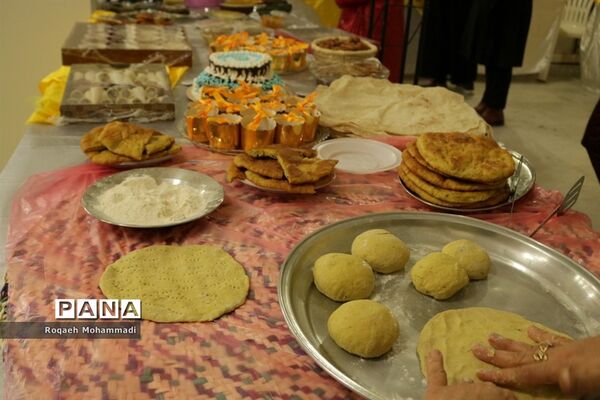 افتتاحیه نمایشگاه دست سازه‌های دانش‌آموزان  با مشارکت اولیا در بوشهر