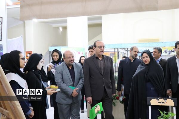 افتتاحیه نمایشگاه دست سازه‌های دانش‌آموزان  با مشارکت اولیا در بوشهر
