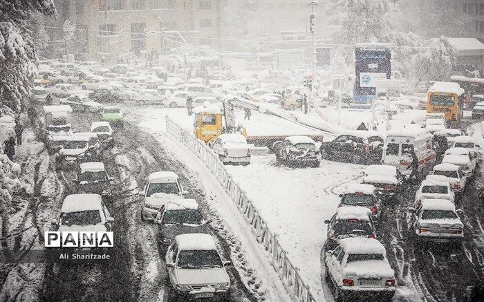 بارش برف و باران در سواحل خزر؛ افزایش غلظت آلاینده‌ها در راه شهرهای صنعتی