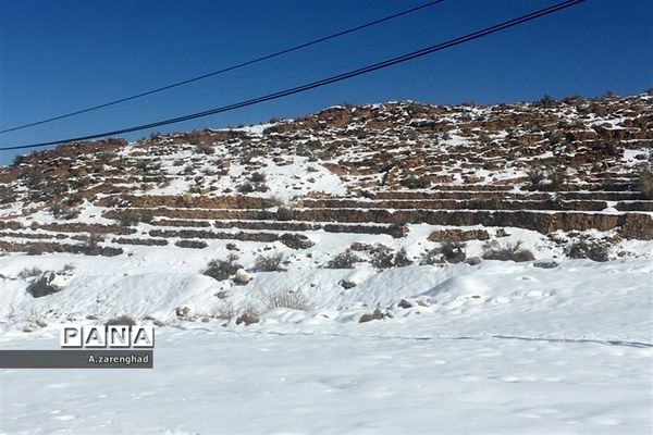 بارش برف  در روستای شرب العین