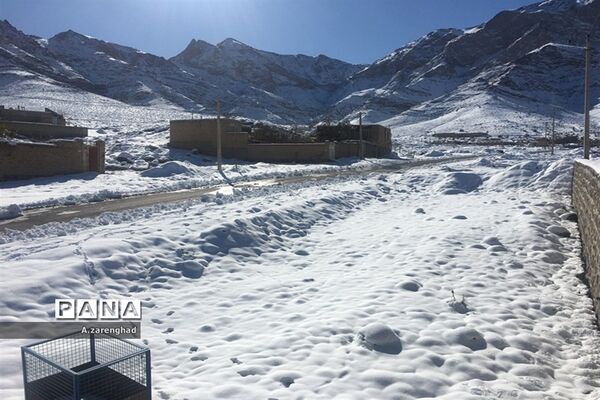 بارش برف  در روستای شرب العین