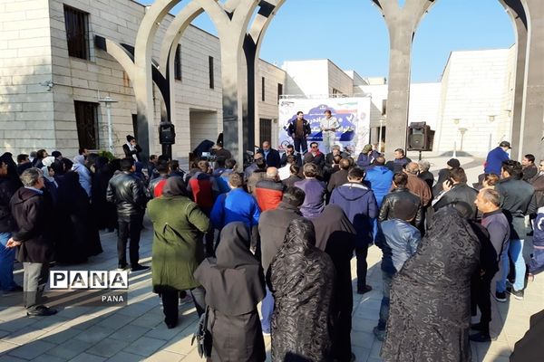 پیاده‌روی فرهنگیان بسیجی به‌مناسبت گرامیداشت هفته بسیج در ارومیه