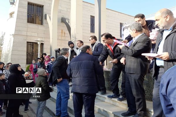 پیاده‌روی فرهنگیان بسیجی به‌مناسبت گرامیداشت هفته بسیج در ارومیه