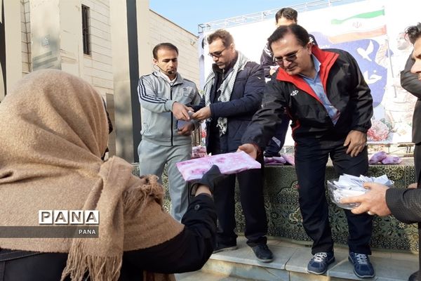 پیاده‌روی فرهنگیان بسیجی به‌مناسبت گرامیداشت هفته بسیج در ارومیه