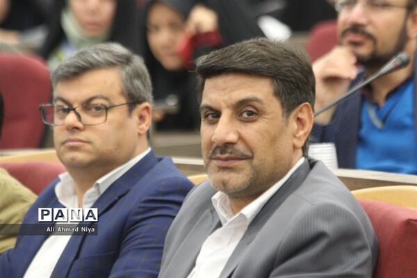 آیین تجلیل از پیشتازان برتر استان قم