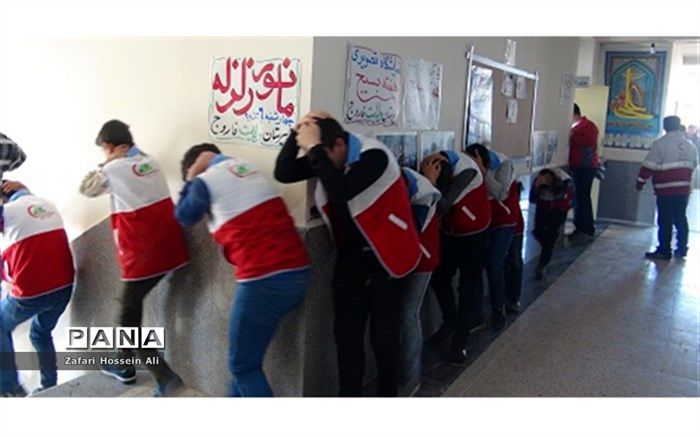 زنگ مانور زلزله در135 آموزشگاه فاروج نواخته شد