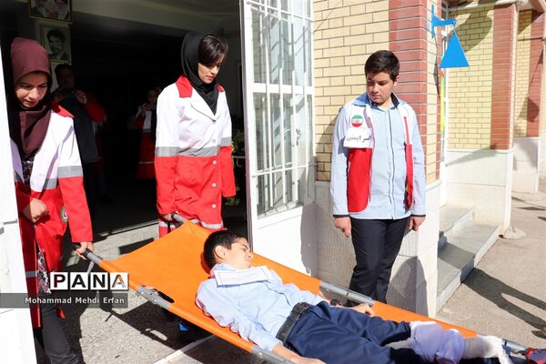 برگزاری مانور زلزله در آباده