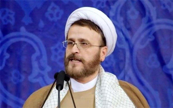 خطیب جمعه میبد: غافل‌گیر کردن مردم در افزایش ناگهانی بنزین کار درستی نبود