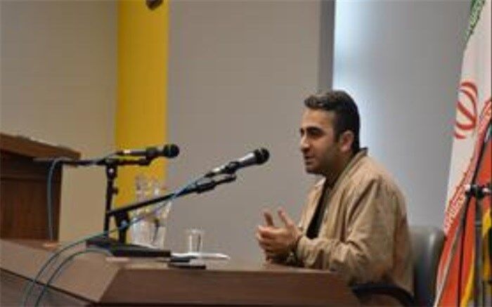 کتاب در مدار مهر در دانشگاه یزد نقد و بررسی شد
