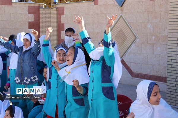 افتتاحیه مسابقات لیگ والیبال دختران دانش‌آموز در آباده