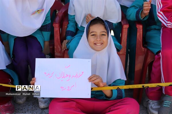 افتتاحیه مسابقات لیگ والیبال دختران دانش‌آموز در آباده