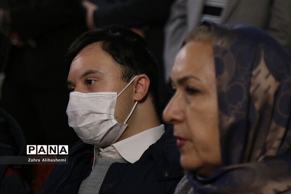 افتتاح نمایشگاه دست‌سازه‌های دانش‌آموزان با نیازهای ویژه شهر تهران