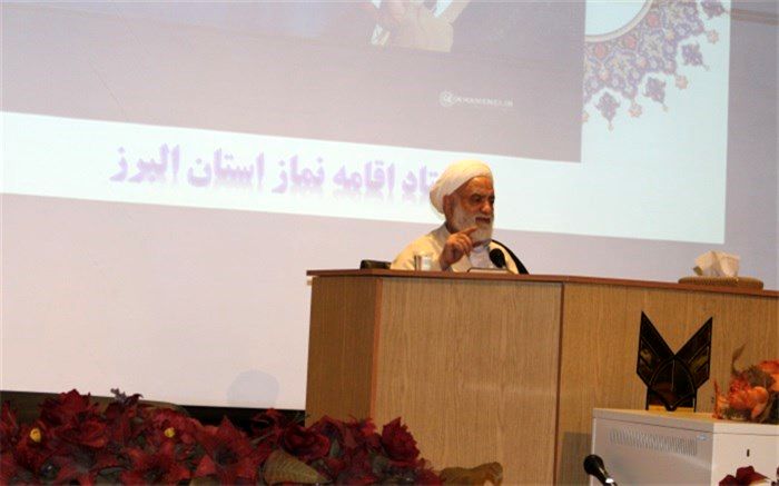 حجت الاسلام و المسلمین قرائتی:علم بدون  رشد و تعالی انسان ها  تبدیل به ظلمت خواهد شد