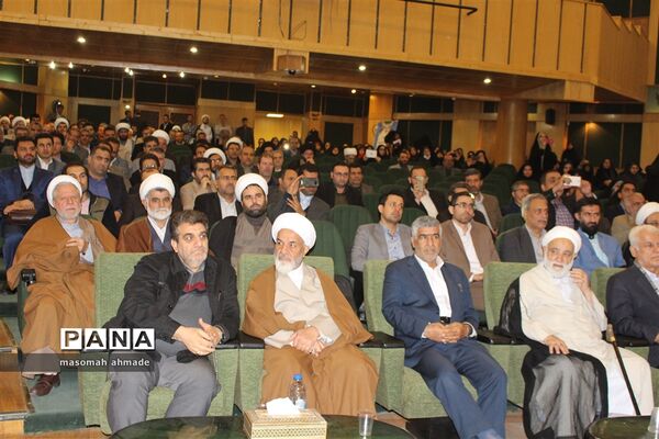 برگزاری چهارمین اجلاس استانی نماز البرز با شعار نماز و مدرسه در دانشگاه آزاد کرج