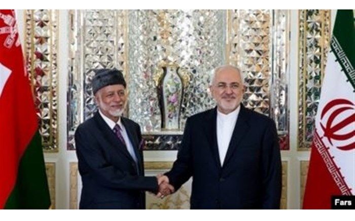 ظریف در دیدار وزیر خارجه عمان: از هر ابتکاری برای کاهش تنش در منطقه استقبال می‌کنیم